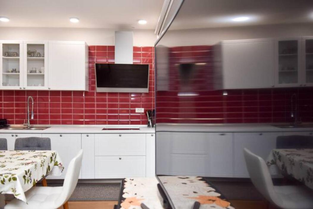 2Bdr Apt With Cathedral View - Excellent Location Apartment Sarajevo Exterior photo